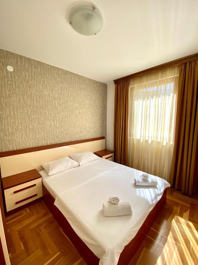 First Line Apartment *