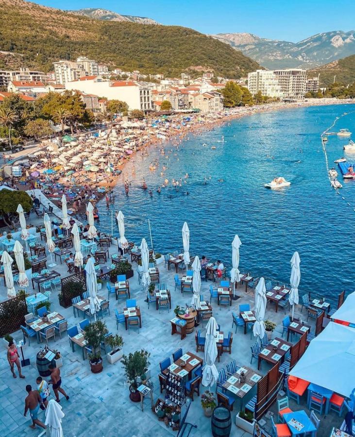 First Line Apartment Petrovac